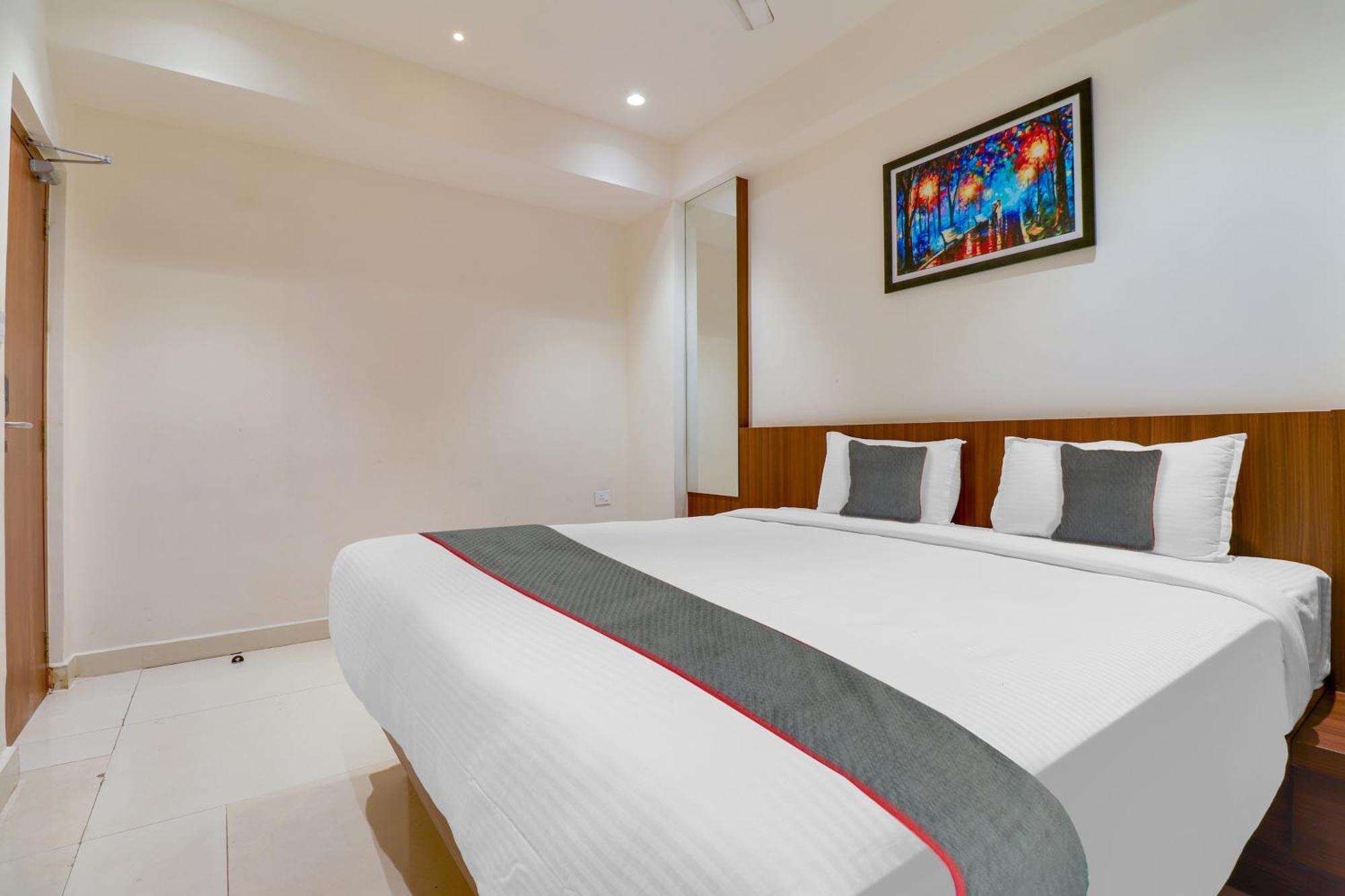 Hotel 7 Lamps Visakhapatnam Exterior foto